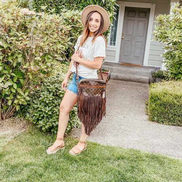 Louis Vuitton Bags Louis Vuitton Messenger Bag Vintage Boho Bags